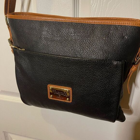 Valentina leather Black and Tan shoulder /Crossbody Bag gold tone hardwares. - Picture 11 of 12